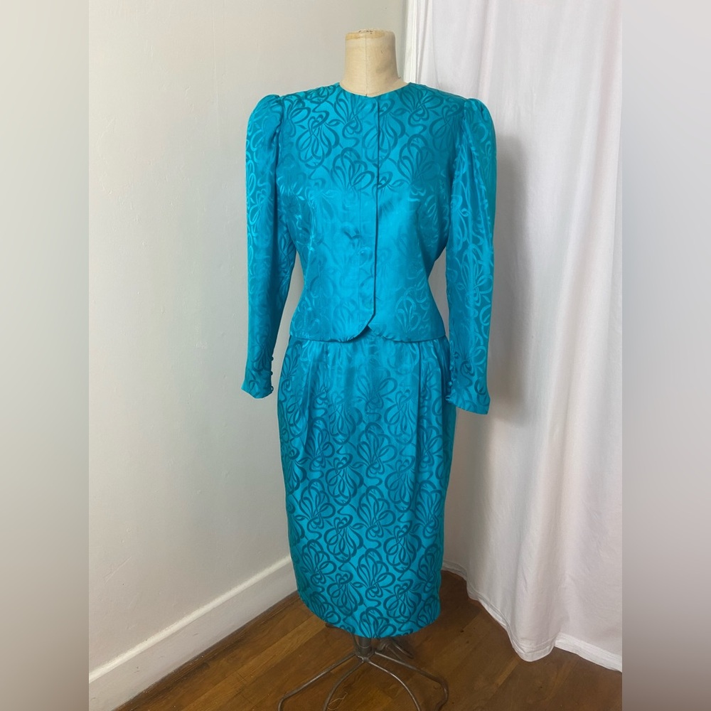 Chic Teal Patterned Skirt Set